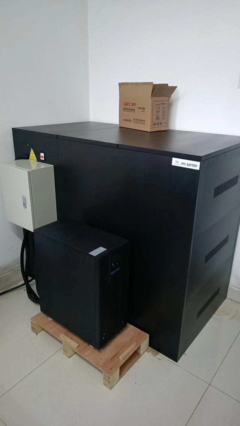 阿壩某地體育中心商宇UPS